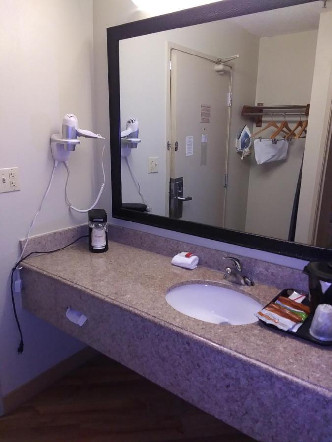 Travelodge By Wyndham Columbus State University מראה חיצוני תמונה